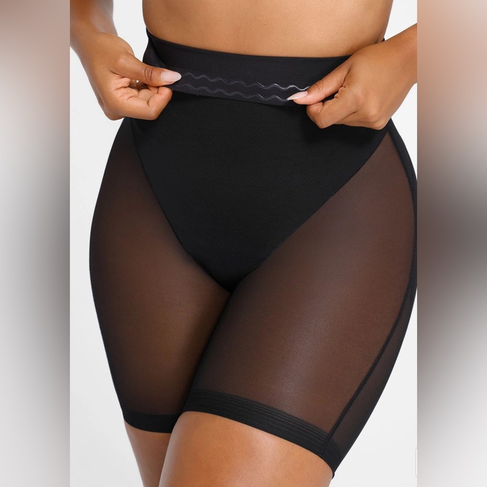 SHAPELLX AirSlim® Mesh Smooth Butt-Lifting Shorts
Black Medium NWT and pouch.